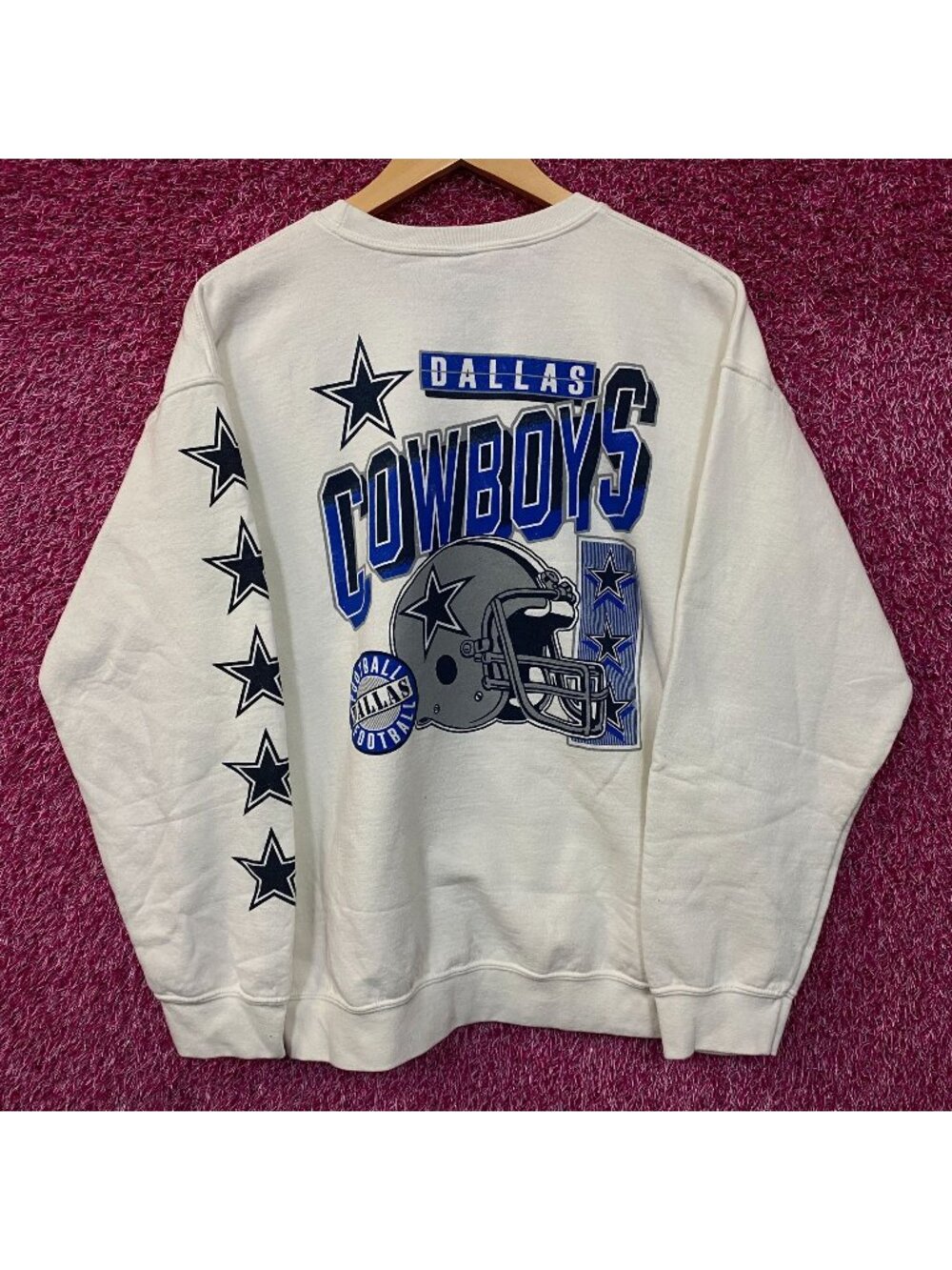 Junk Food Dallas Cowboys Star Sleeve Helmet Logo Crewneck Sweatshirt Small